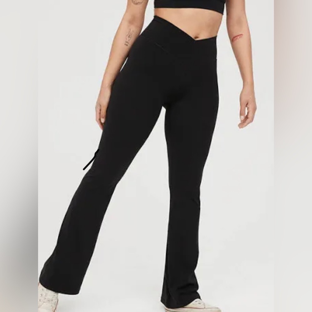 OFFLINE By Aerie High Waisted Flare Leggings Size Medium